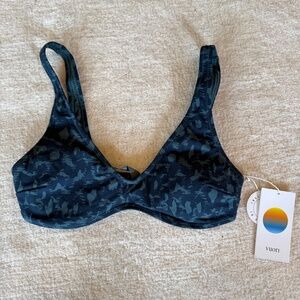 Vuori Aqua triangle top